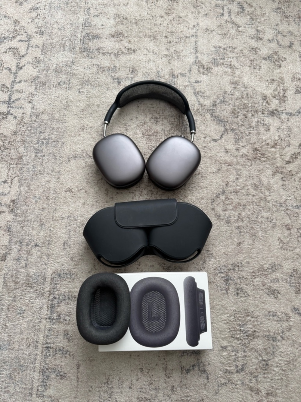 Apple AirPods Max - Space Gray and Black